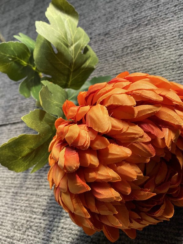 burn orange artificial Mum chrysanthemum for wedding home decor Artificial pompon mum silk chrysanthemum, long stem fall floral decor wholesale